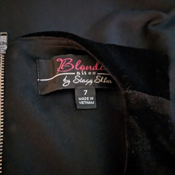 Two-piece black velvet and blue tulle prom dress by Blondie Nites - size 7 - Picture 6 of 9